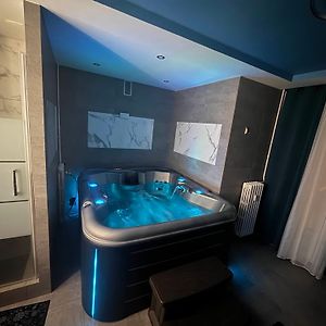 Appartement à 3 Chambres à Coucher