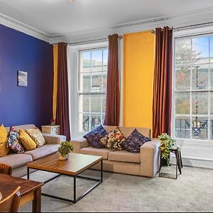 Appartement à 3 Chambres à Coucher