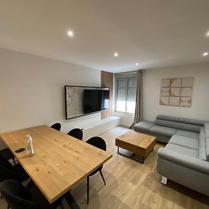 Appartement à 3 Chambres à Coucher