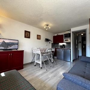 Studio Lit King-Size