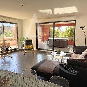Appartement à 3 Chambres à Coucher