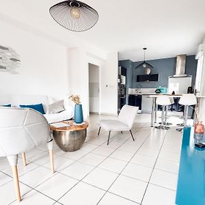 Appart neuf climatisé avec parking