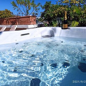 Penthouse - Jacuzzi - Terrace - Parking - 2 Pools