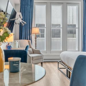 Initial / Simplicity / Quebec