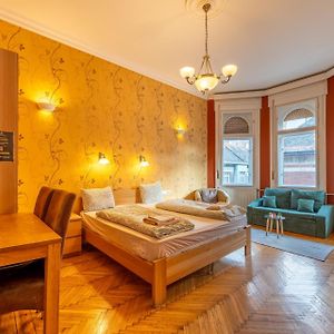 Suite Apartment Hidden Gem Next Synagogue - A
