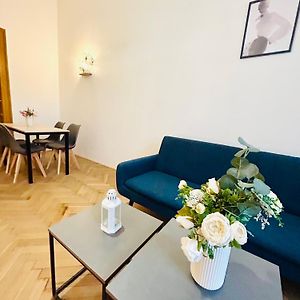 Appartement à 3 Chambres à Coucher