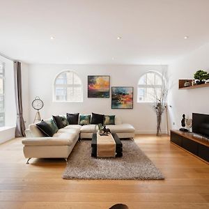 Appartement à 2 Chambres à Coucher