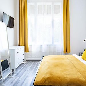Ultra Central Mini Studio