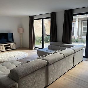 Appartement à 3 Chambres à Coucher