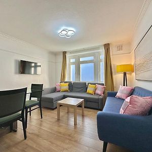 Appartement à 3 Chambres à Coucher