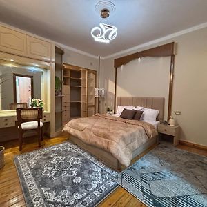 Appartement à 3 Chambres à Coucher