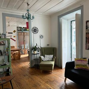 Alface Hall Hostel & Bar