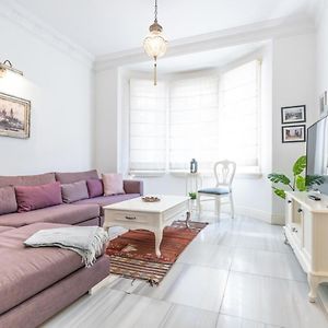 Appartement à 2 Chambres à Coucher