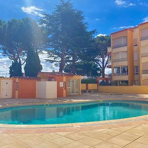 3085- T2 Dans Residence Piscine