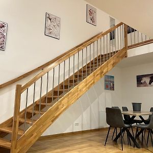 Appartement à 3 Chambres à Coucher