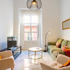 Appartement à 3 Chambres à Coucher
