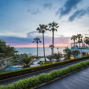 The Palm Wongamat - 2Br Luxury Beachfront Suite - Ocean View