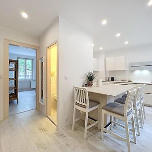Appartement à 2 Chambres à Coucher