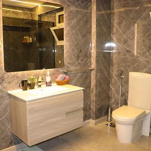 Appartement à 3 Chambres à Coucher