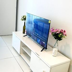 Studio Lit King-Size