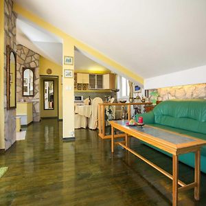 Maison de Vacances à 5 Chambres à Coucher