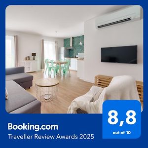 Appartement à 2 Chambres à Coucher