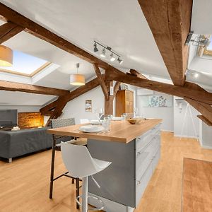Appartement à 2 Chambres à Coucher