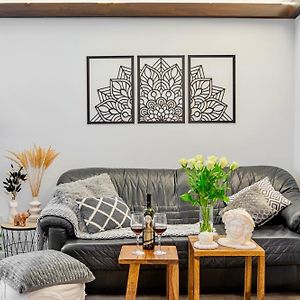 Natural-Style Apartment In The Centre Of Bratislava