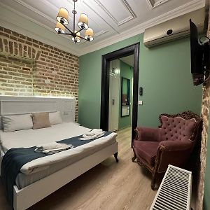Volra Hotel