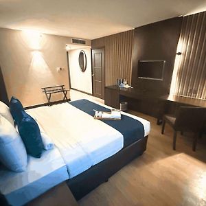 Chambre Accessible aux Personnes à Mobilité Réduite Supérieure Lit King-Size