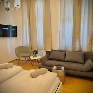 Beautiful & Stylish 1Br Apartment 10 Min To Westbahnhof