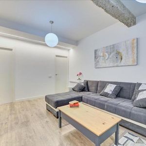 Appartement à 2 Chambres à Coucher
