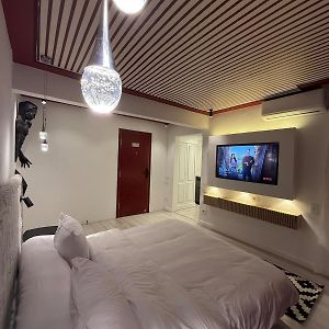 Modern 1 - Bedroom Studio In Zamalek Visits Allowed - Apartment 8B