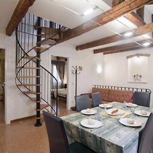 Appartement à 3 Chambres à Coucher