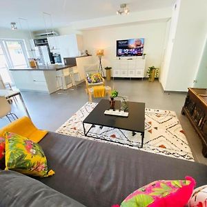 Appartement à 3 Chambres à Coucher