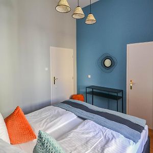 Celebration Flat By Ruterra