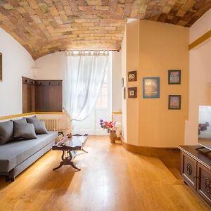 The British Corner, Central Cozy Loft With Garden 10 Min From Center