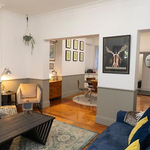 The Pavilion End - Central Paddington Apartment