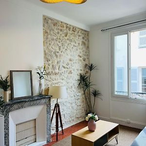 Studio En Plein Coeur Du Vieil Antibes, Vue Sur Place Romantique