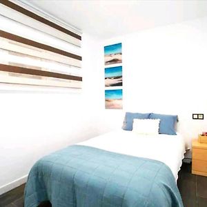 Stylish & Fully Furnished 3 Bedrooms Flat -4 Min Walk To Beautiful Beach
