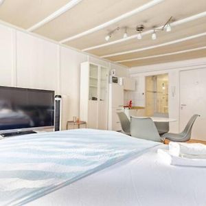 City Center Apt With Ac In Zurich Old Town