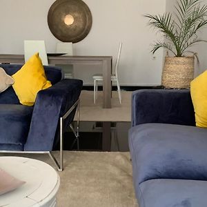 Appartement à 2 Chambres à Coucher