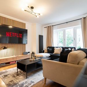 Appartement de Luxe à 2 Chambres à Coucher
