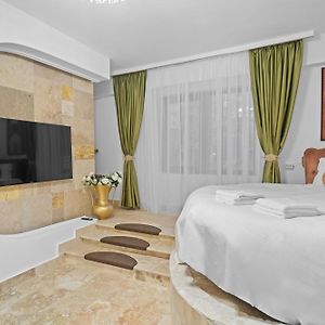 Santorini White Experience