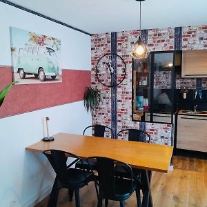 Appartement à 2 Chambres à Coucher