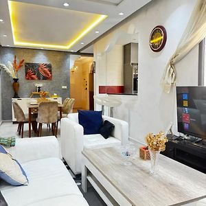 Appartement à 3 Chambres à Coucher