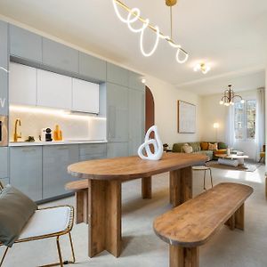 Appartement de Luxe à 4 Chambres à Coucher