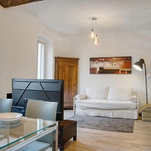 Sant'Ambrogio Historic Apartment - In Front Of Cattolica