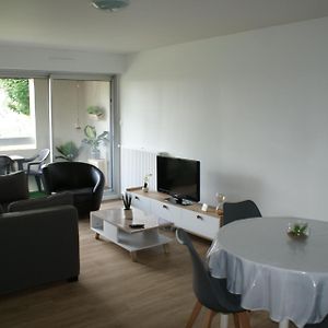 Appartement à 2 Chambres à Coucher