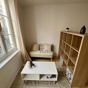 Studio Lit King-Size